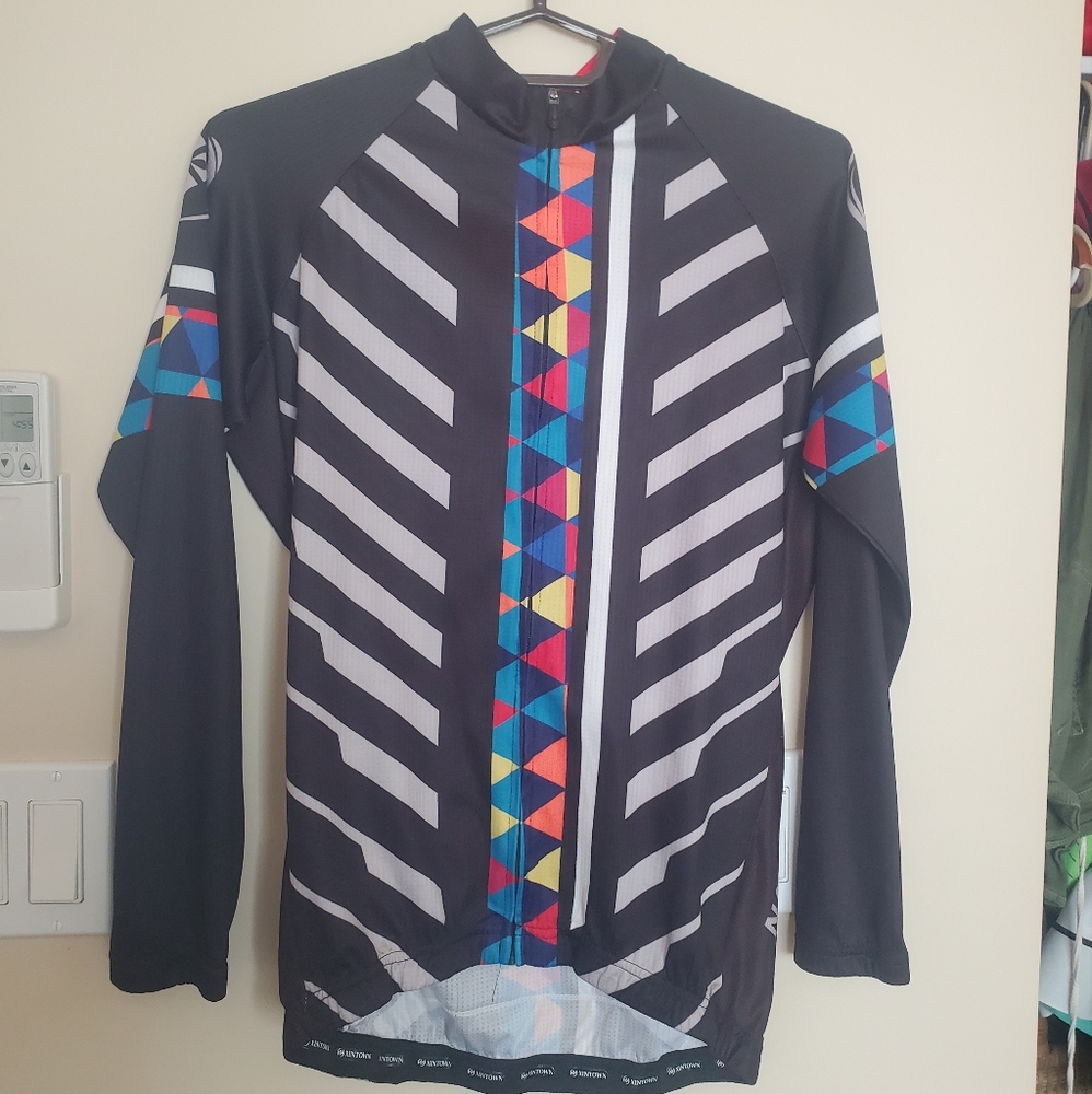 Long sleeve, light weight cycling jersey